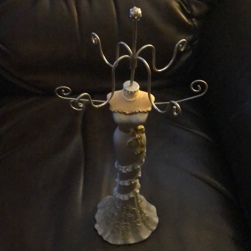 Jewelry hanger